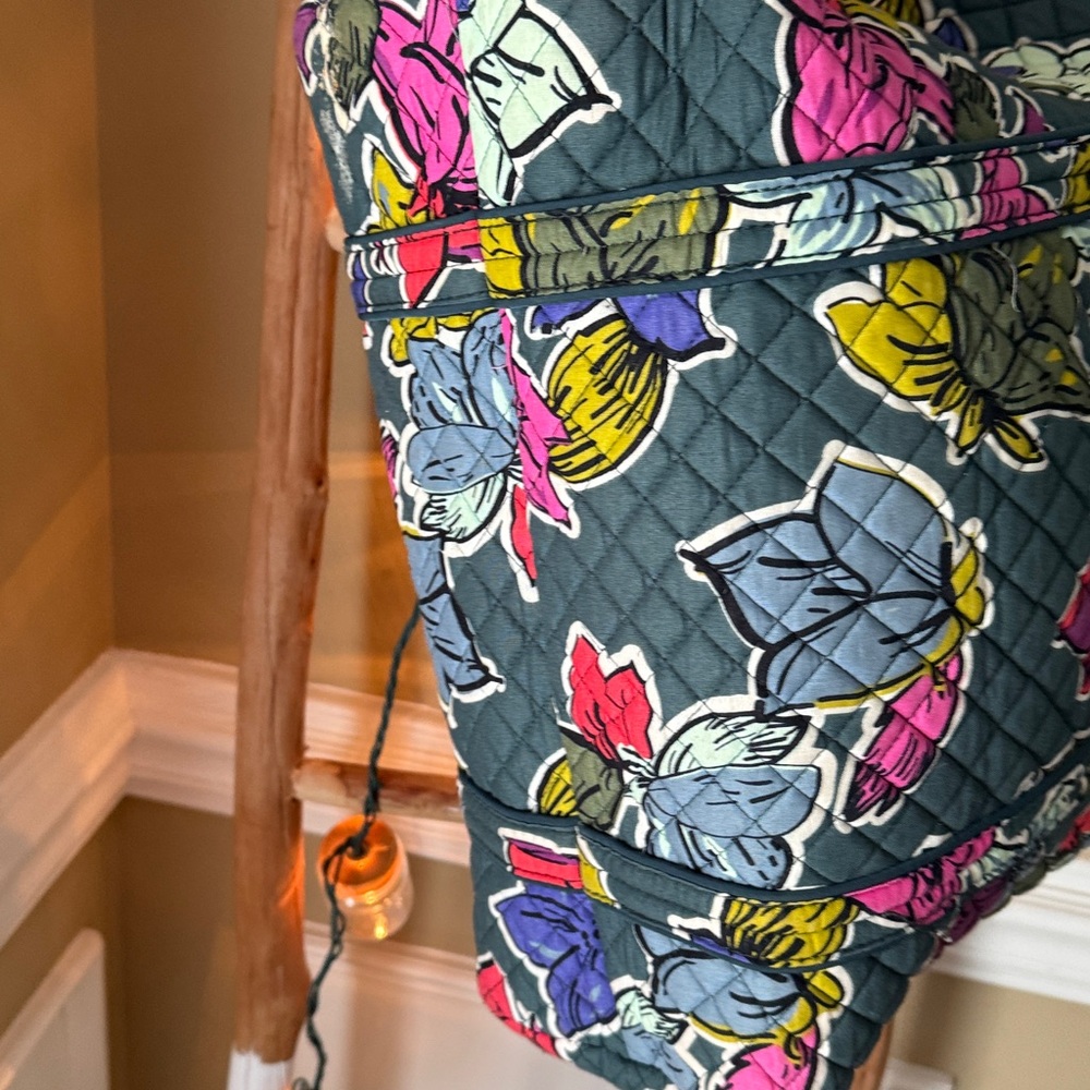 Vera Bradley Quilted Floral Tote in falling Leaves 🍂 - Picture 6 of 11